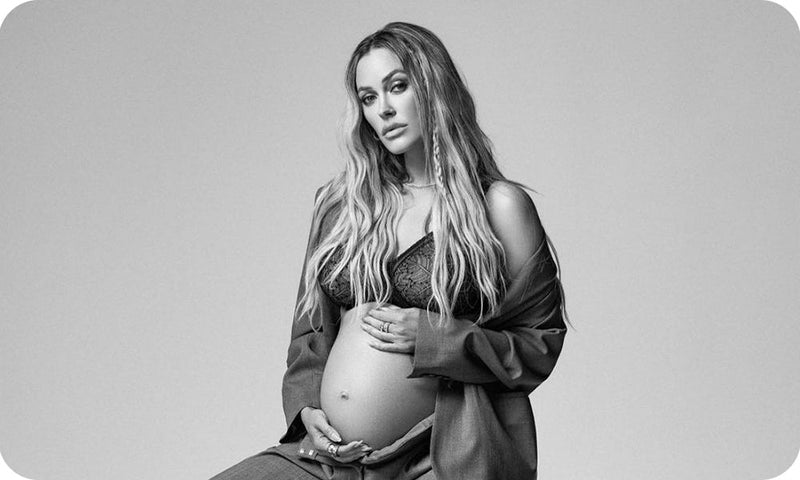 pregnant woman in bikini, fake tan, pregnancy safe self-tanner